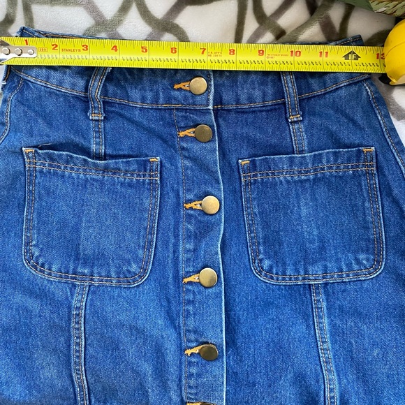 🌿Slim-fitting Blue Jean Button-up Skirt - Picture 3 of 4